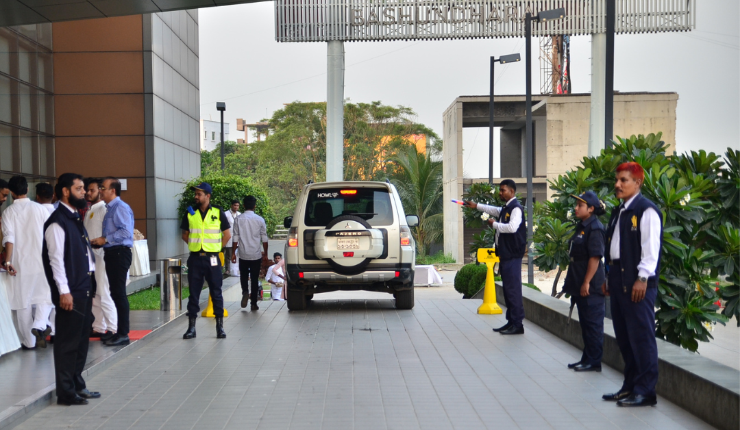 How Security Guards Keep Parking Lots Safe